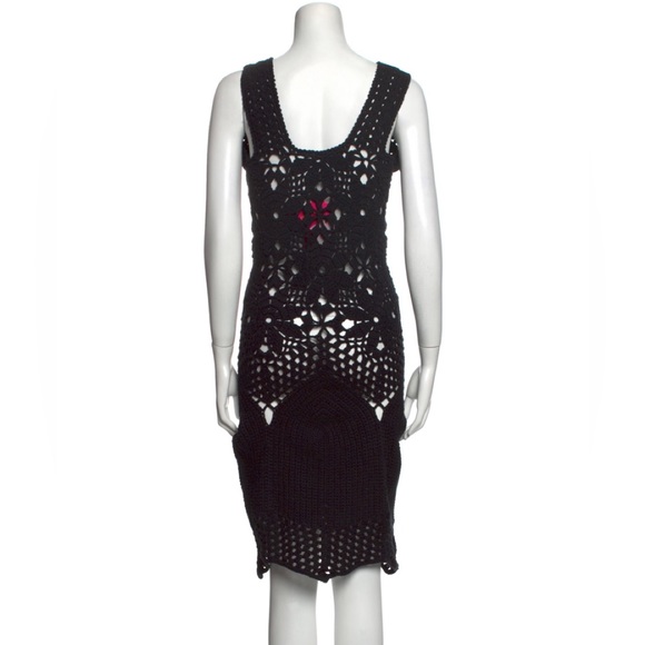 Tach black crochet trim plunge neckline dress size M\L - Picture 2 of 3